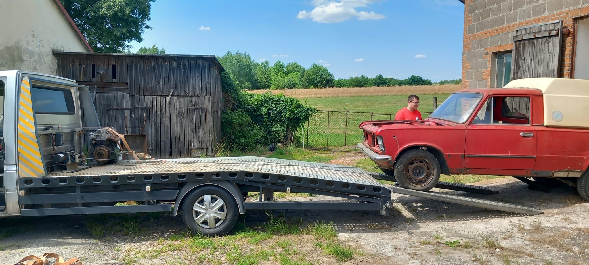Autolaweta z wyciągarką — transport pojazdu niesprawnego